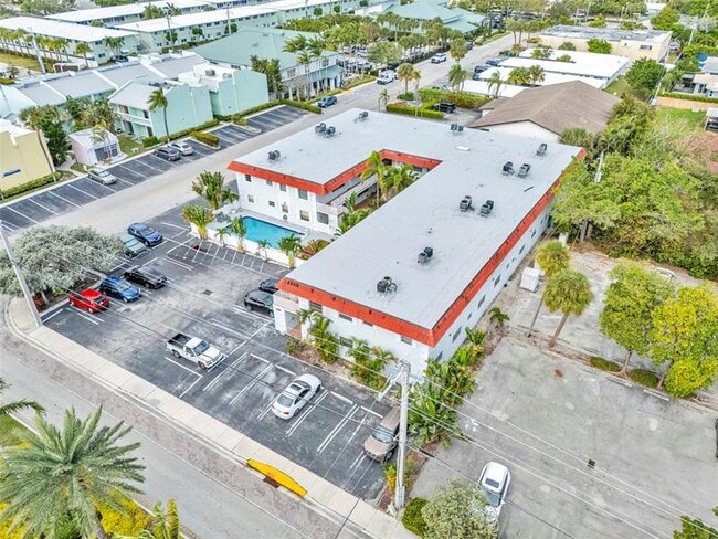2201 NE 36th St in Lighthouse Point, FL - Building Photo - Building Photo