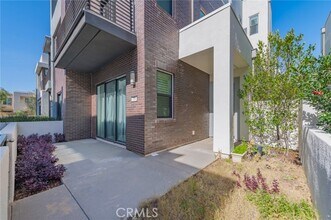 119 Novel in Irvine, CA - Building Photo - Building Photo