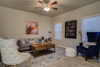 West End Townhomes in Lubbock, TX - Building Photo - Interior Photo