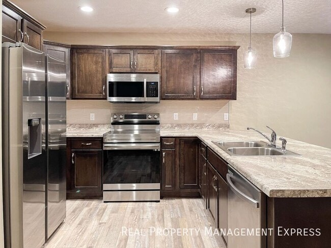 property at 9619 W Broek Dr