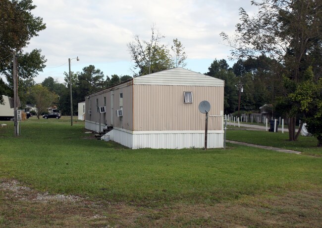 Wisteria Park Estates in Leland, NC - Building Photo - Building Photo