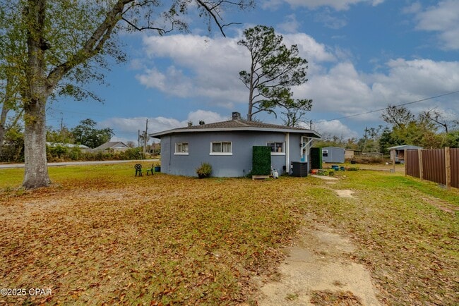 1203 Minnesota Ave in Lynn Haven, FL - Building Photo - Building Photo