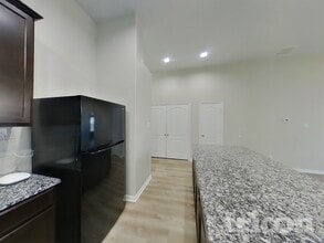 7950 Headwaters Trail in San Antonio, TX - Building Photo - Building Photo