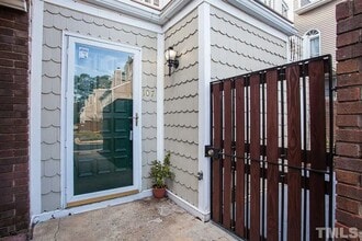 7010 Sandy Forks Rd in Raleigh, NC - Foto de edificio - Building Photo