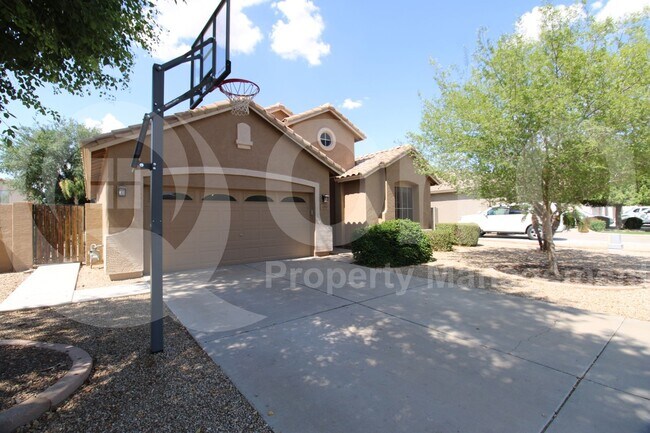 3250 E Hampton Ln in Gilbert, AZ - Building Photo - Building Photo