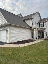 1850 Stoney Ln in Slinger, WI - Building Photo - Building Photo