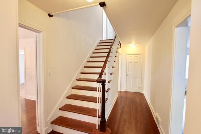 104 Bayard Ave