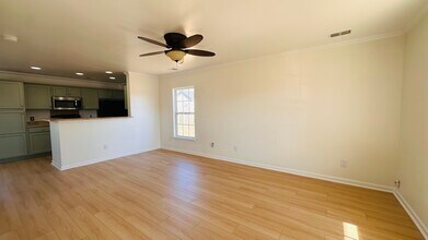 1136 Moss Grove Dr in Moncks Corner, SC - Building Photo - Building Photo