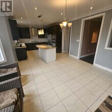 12 Fort Williams Dr in Brampton, ON - Building Photo - Building Photo