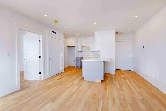 48 Geneva St, Unit #3A