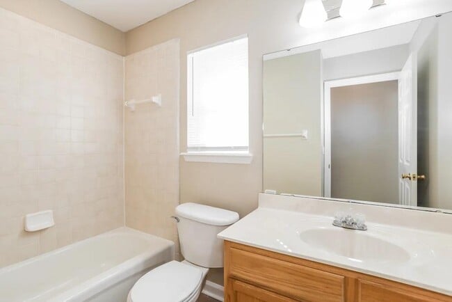 212 Hidden Lake Dr in Jacksonville, FL - Building Photo - Building Photo