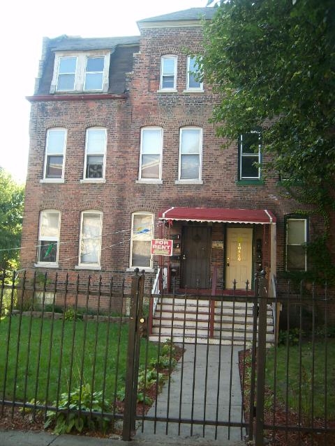 10422 Maryland Ave in Chicago, IL - Building Photo