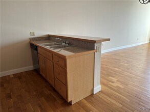 466 N Salina St in Syracuse, NY - Building Photo - Building Photo
