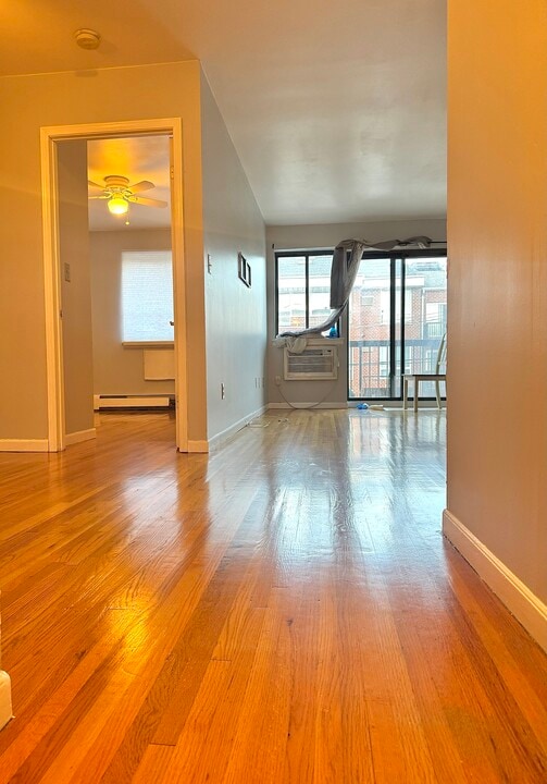 7534 113th St, Unit 2 in Forest Hills, NY - Building Photo