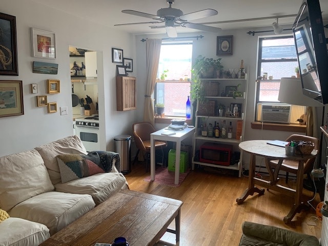 13 Thacher St, Unit 5 in Boston, MA - Foto de edificio - Building Photo