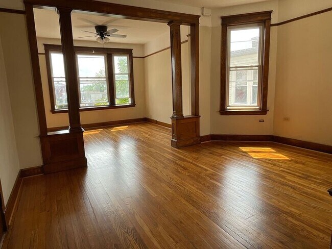 1410 N St Louis Ave in Chicago, IL - Building Photo - Building Photo