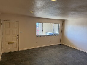 2803 S 1st Ave in Yuma, AZ - Foto de edificio - Building Photo