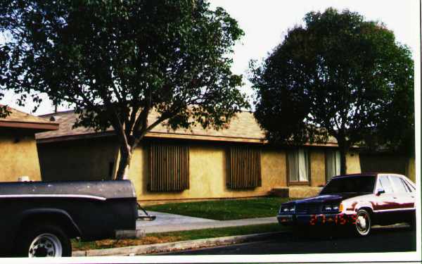4520-4522 Terrace Ave in Oxnard, CA - Foto de edificio - Building Photo