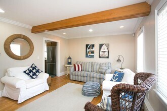 45 Holland St in Newport, RI - Building Photo - Building Photo