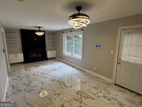 4977 Rockbridge Rd SW in Stone Mountain, GA - Building Photo - Building Photo