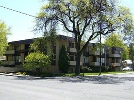 700 E 5th Apartments