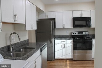 10130 Shiloh Ct in Manassas, VA - Building Photo - Building Photo