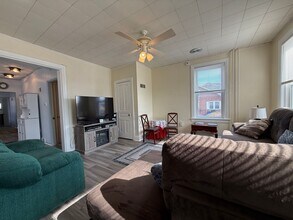 400 Maple St in Manchester, PA - Building Photo - Building Photo