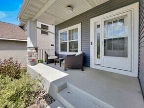 9073 Degler Ln in Chanhassen, MN - Building Photo - Building Photo