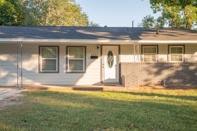 property at 1727 Jones St