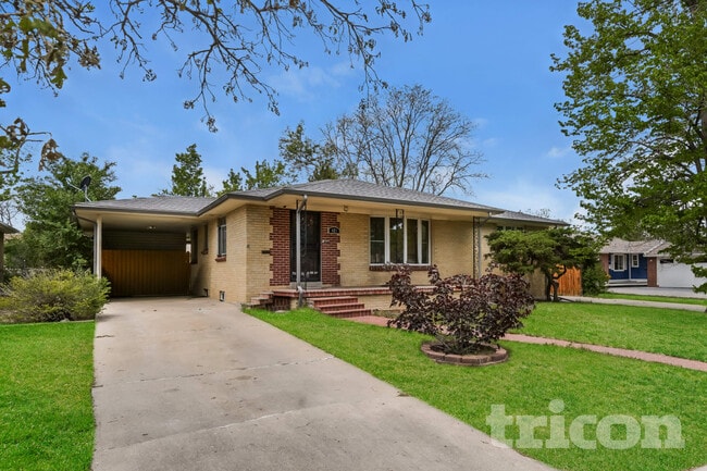 property at 421 S Marshall St
