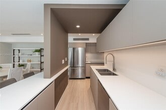 255 Galen Dr in Key Biscayne, FL - Building Photo - Building Photo