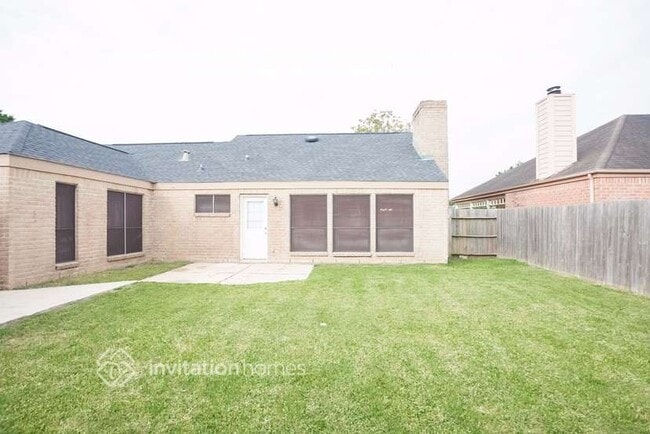 207 Queens Ct in Stafford, TX - Building Photo - Building Photo