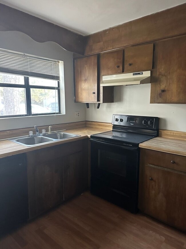 907 Brett Dr in Hinesville, GA - Building Photo - Building Photo