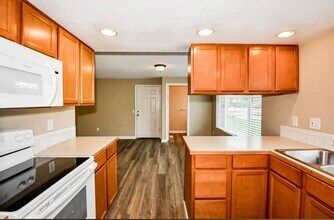 4243 SW 323rd St in Federal Way, WA - Building Photo - Building Photo