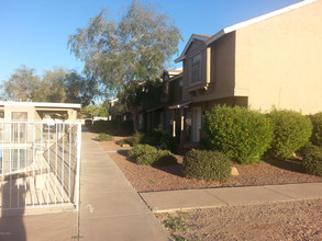 5813 N 59th Dr in Glendale, AZ - Building Photo - Building Photo