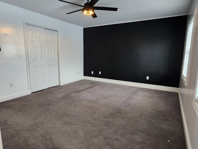 3500 Bristol Oxford Valley Rd, Unit 2 in Levittown, PA - Building Photo - Building Photo