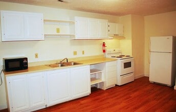 1728 I St, Unit Unit 3 in Bedford, IN - Building Photo - Building Photo