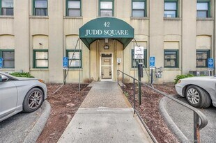 438 Judd Square in Wallingford, CT - Building Photo