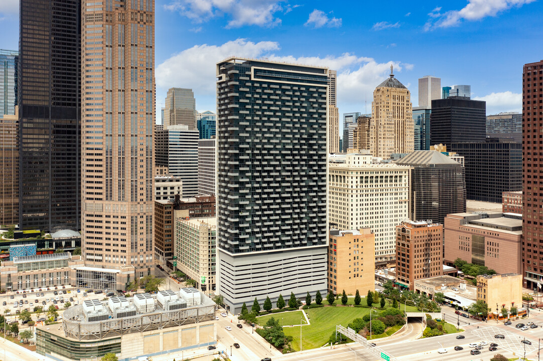 235 W Van Buren St in Chicago, IL - Foto de edificio