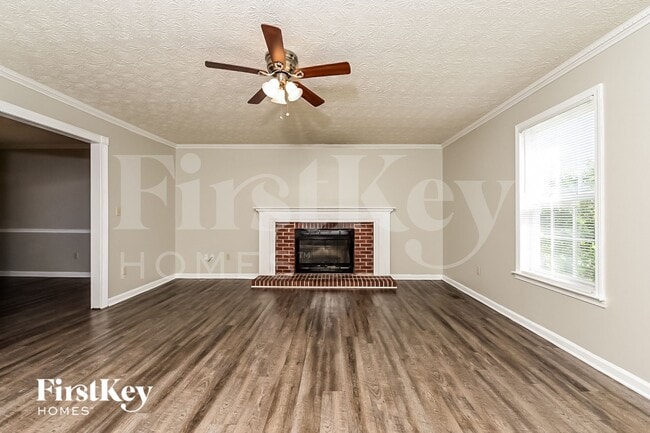 215 Brooks Dr in Stockbridge, GA - Building Photo - Building Photo