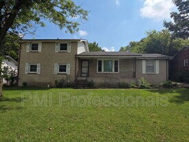 422 Cedarcliff Rd in Nashville, TN - Building Photo