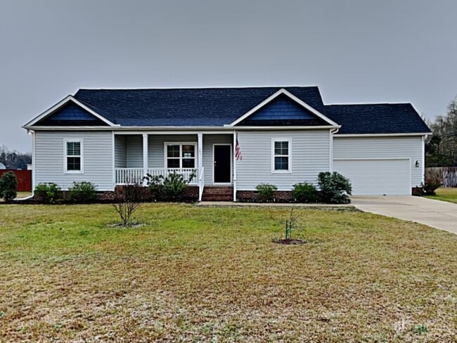 185 Southern Pl in Lillington, NC - Foto de edificio - Building Photo