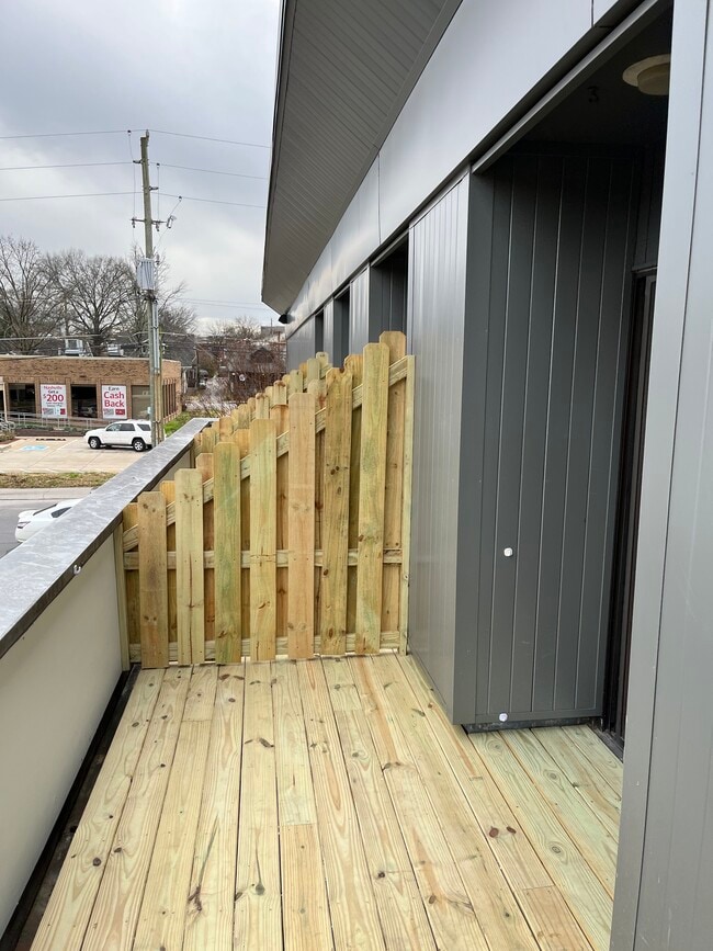 2125 Blakemore Ave, Unit B-1 in Nashville, TN - Foto de edificio - Building Photo