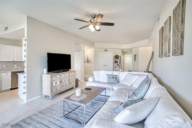 3091 Meandering Way in Ft. Myers, FL - Building Photo - Building Photo