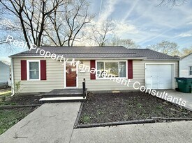 7512 Newton St in Overland Park, KS - Building Photo