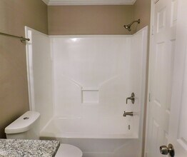 150 Varsity Cir in Huntsville, TX - Building Photo - Building Photo