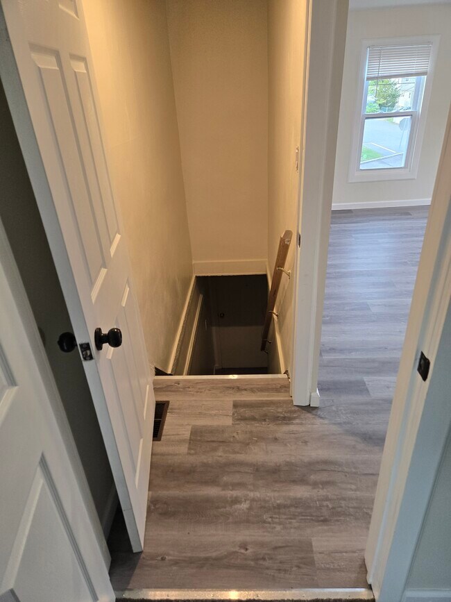 19 Ballston St, Unit Apt B in Bloomingdale, NJ - Building Photo - Building Photo