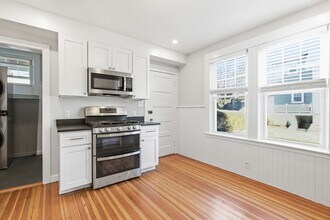 113 Minot St, Unit 2 in Boston, MA - Building Photo - Building Photo