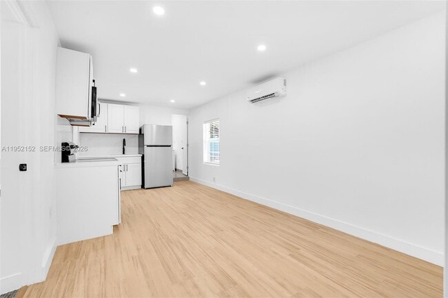 2419 Coolidge St in Hollywood, FL - Building Photo - Building Photo