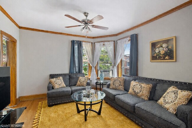 2959 N Springfield Ave in Chicago, IL - Building Photo - Building Photo